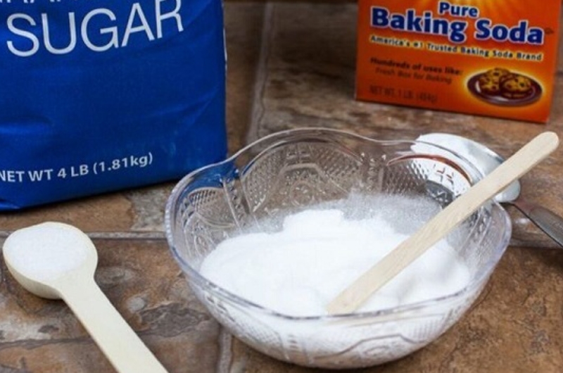 Tạo hỗn hợp diệt gián bằng Baking soda và đường